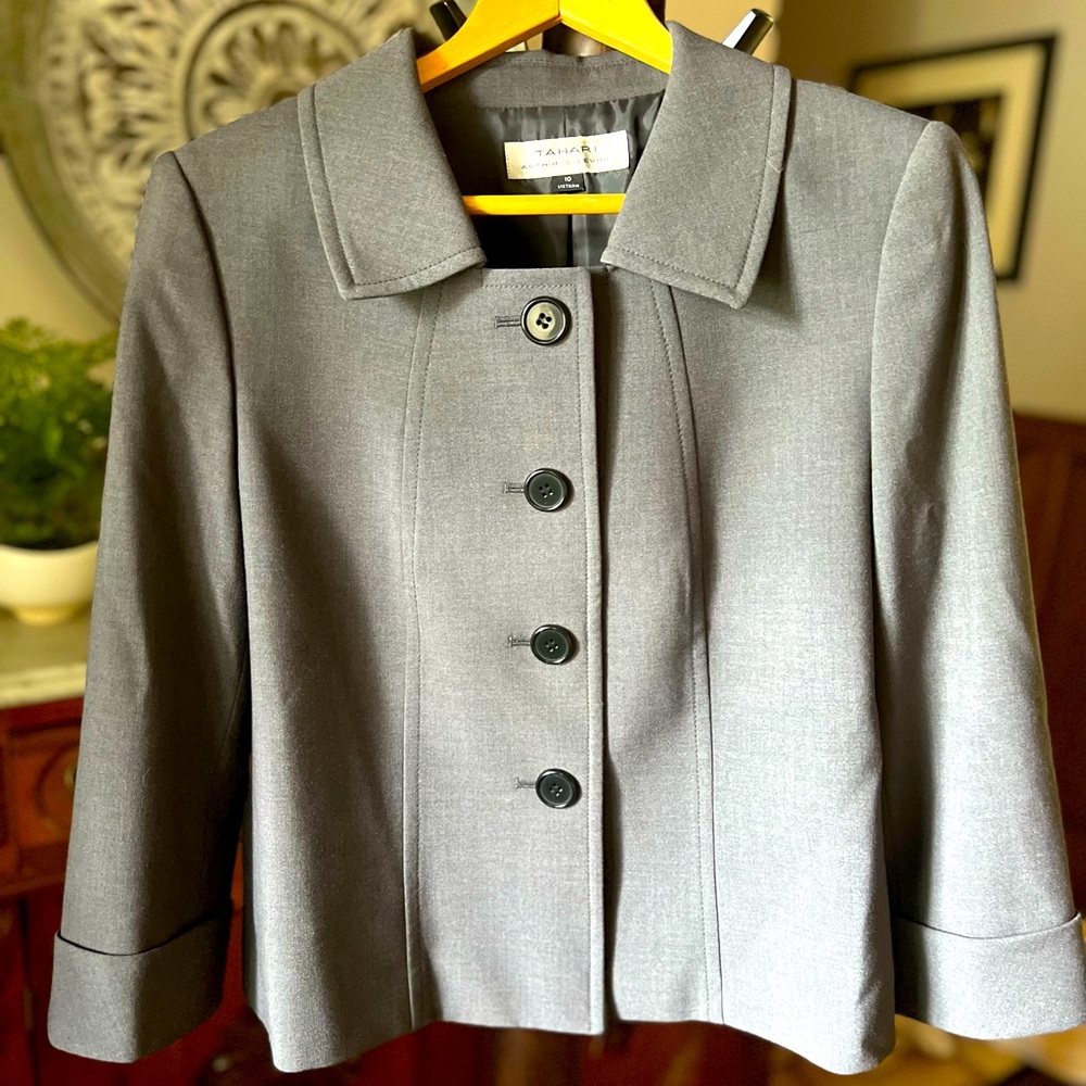 Tahari by AS Levine Women’s Swing Jacket, Size 10